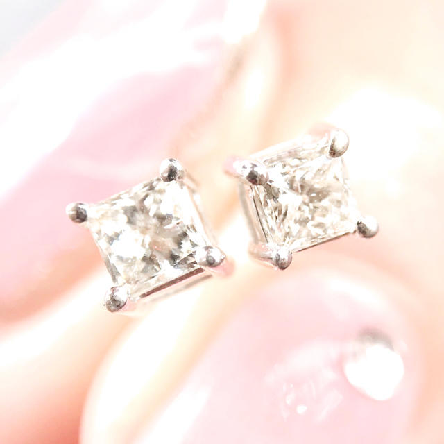 0.50ct  天然ダイヤモンド　プリンセスカット　K18WG ピアス