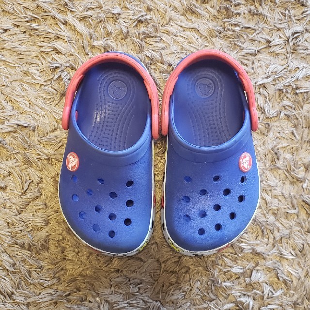 crocs(クロックス)のクロックス キッズ ミッキー サンダル16.5cm C9 キッズ/ベビー/マタニティのキッズ靴/シューズ(15cm~)(サンダル)の商品写真