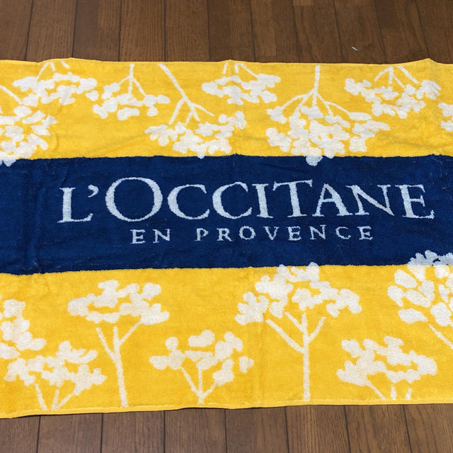 L'OCCITANE(ロクシタン)のロクシタン　バスタオル　ノベルティ エンタメ/ホビーのコレクション(ノベルティグッズ)の商品写真