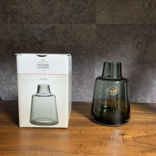 イッタラ(iittala)のHolmegaard Flora ベース　スモーク12cmショート(花瓶)