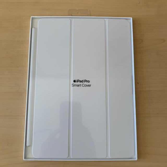 Apple(アップル)の新品未開封 純正品 10.5インチ iPad Pro用スマートカバー ホワイト スマホ/家電/カメラのスマホアクセサリー(iPadケース)の商品写真