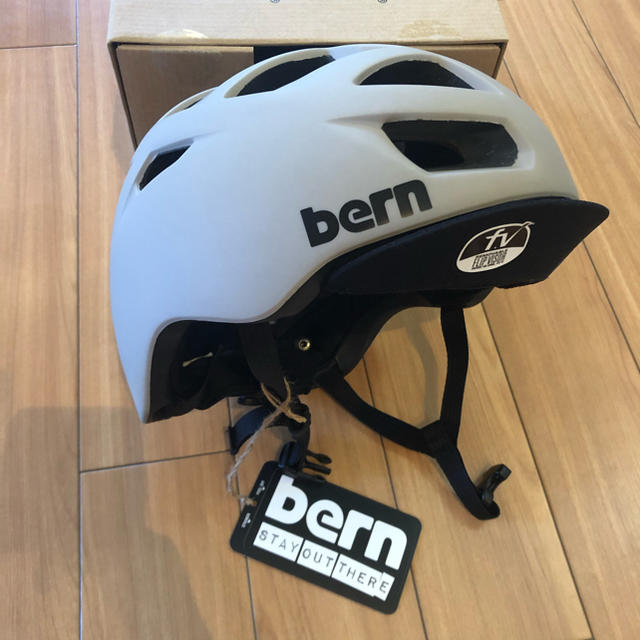 Bern ヘルメットAllston自転車