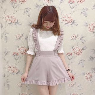 エブリン(evelyn)の☆お値下げしました☆新品未使用evelynフリルサスペンダー付きショートパンツ(ショートパンツ)