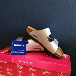 ビルケンシュトック(BIRKENSTOCK)のビルケンシュトック　アリゾナ　キッズ29　シルバー新品(サンダル)