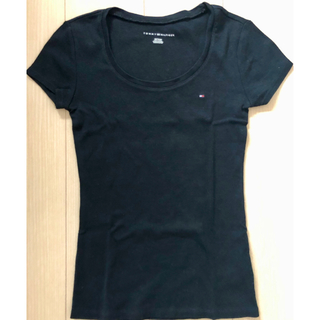 トミーヒルフィガー(TOMMY HILFIGER)のTシャツ カットソー　XSサイズ　(黒) (Tシャツ(半袖/袖なし))