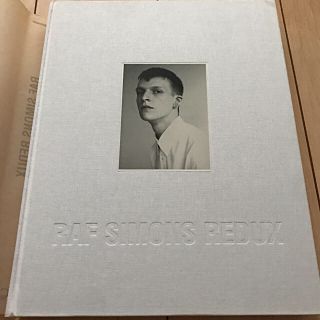 ラフシモンズ(RAF SIMONS)の【最終値下】【絶版】RAF SIMONS REDUX 10周年記念作品集(ファッション/美容)