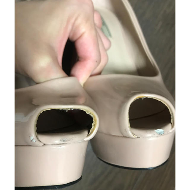asou オープントゥハイヒール エナメルピンクベージュ レディースの靴/シューズ(ハイヒール/パンプス)の商品写真