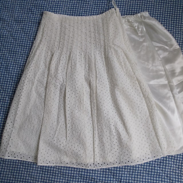 CLEAR IMPRESSION(クリアインプレッション)のCLEAR IMPRESSION  綿レーススカート レディースのスカート(ひざ丈スカート)の商品写真