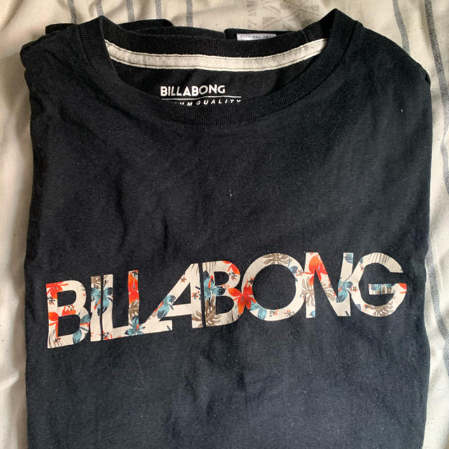 billabong(ビラボン)の【値下げ中・即決可能】BILLABONGロングTシャツ・黒色 メンズのトップス(Tシャツ/カットソー(七分/長袖))の商品写真