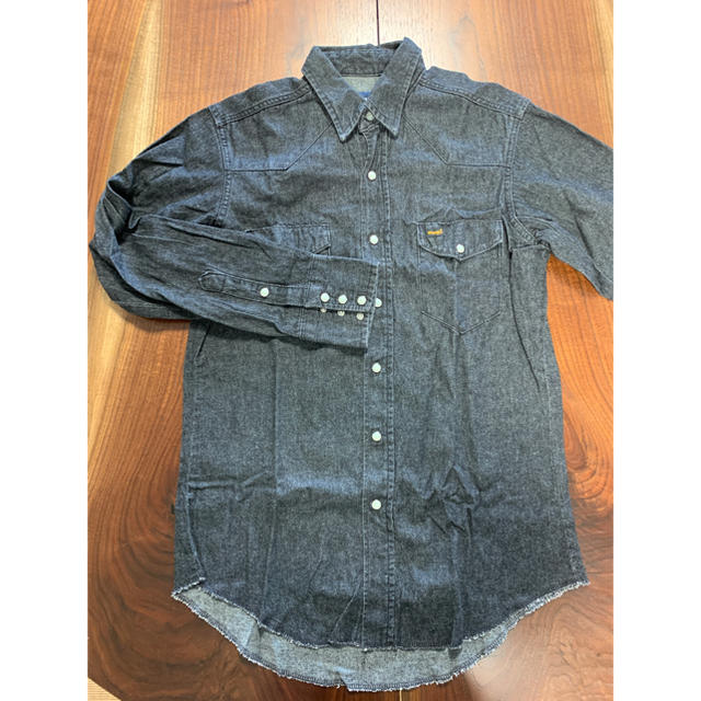 Wrangler(ラングラー)のラングラー　ブラックデニムシャツ　15 1/2 ・33 メンズのトップス(シャツ)の商品写真