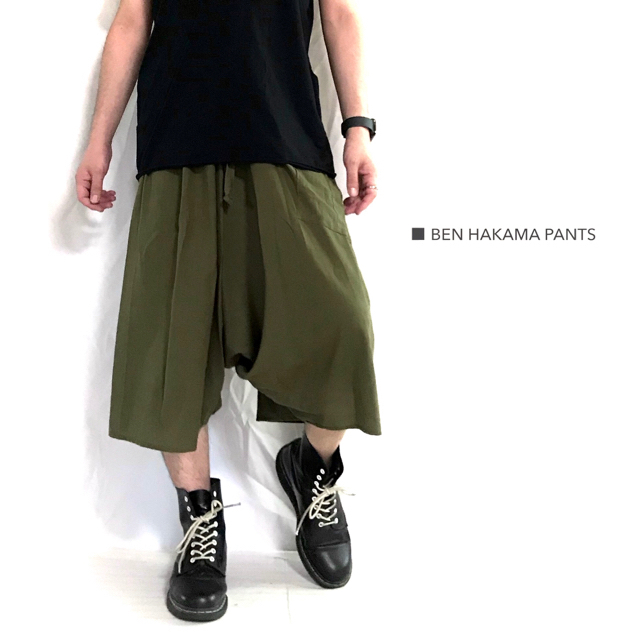 新品　グリーン　袴パンツ　サルエルパンツ　ショートパンツ　ハーフパンツ メンズのパンツ(サルエルパンツ)の商品写真