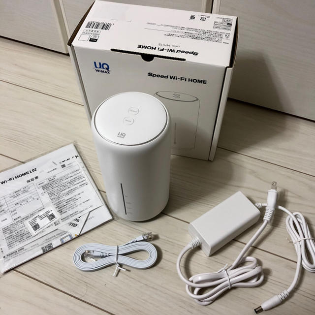 au(エーユー)のSpeed Wi-Fi HOME L02 スマホ/家電/カメラのPC/タブレット(PC周辺機器)の商品写真