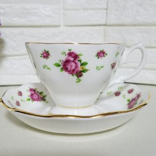 ロイヤルアルバート(ROYAL ALBERT)のROYAL ALBERTのティーカップ&ソーサー(グラス/カップ)