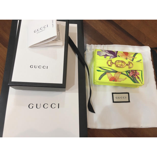 Gucci - GUCCI 折りたたみ財布の通販 by もも's shop ｜グッチならラクマ