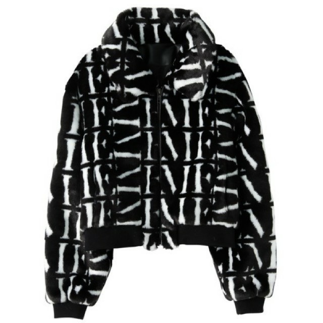 eimy istoire(エイミーイストワール)のエイミーイストワール💗モノグラムジャケット レディースのジャケット/アウター(毛皮/ファーコート)の商品写真