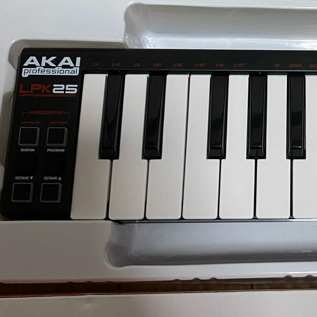AKAI LPK25 MIDIキーボード 楽器のDTM/DAW(MIDIコントローラー)の商品写真