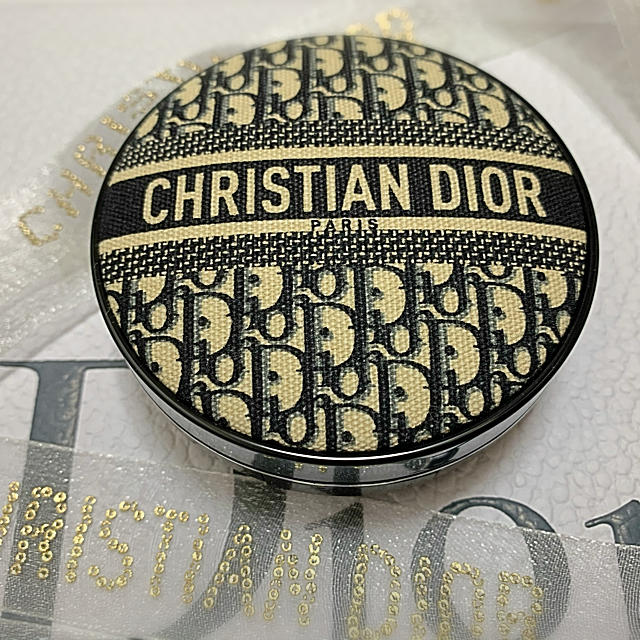 Dior(ディオール)の【cocoaさま専用⠀】スキンフォーエバー ディオールマニア 2N  新品未使用 コスメ/美容のベースメイク/化粧品(ファンデーション)の商品写真