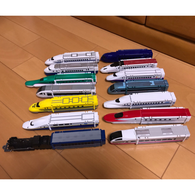 BANDAI(バンダイ)のUSED BANDAI 変身ブーブ　電車　14個セット キッズ/ベビー/マタニティのおもちゃ(電車のおもちゃ/車)の商品写真
