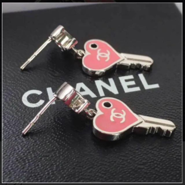 CHANEL(シャネル)の専用　CHANEL ピアス　 レディースのアクセサリー(ピアス)の商品写真