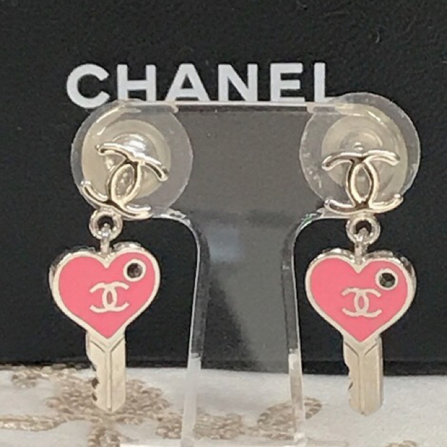 CHANEL(シャネル)の専用　CHANEL ピアス　 レディースのアクセサリー(ピアス)の商品写真