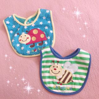 マザウェイズ(motherways)の☆マザウェイズmotherways☆てんとう虫＆ハチ☆スタイ2枚セット☆(ベビースタイ/よだれかけ)