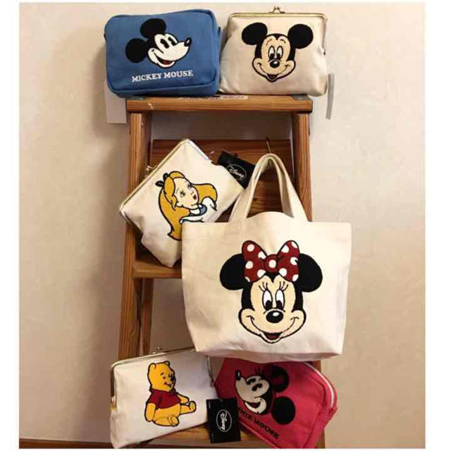 Disney(ディズニー)の新商品 Mickeyがま口ポーチ レディースのファッション小物(ポーチ)の商品写真