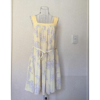 マーキュリーデュオ(MERCURYDUO)のマーキュリーデュオ クリームイエロー花柄ワンピース美品☆(ひざ丈ワンピース)