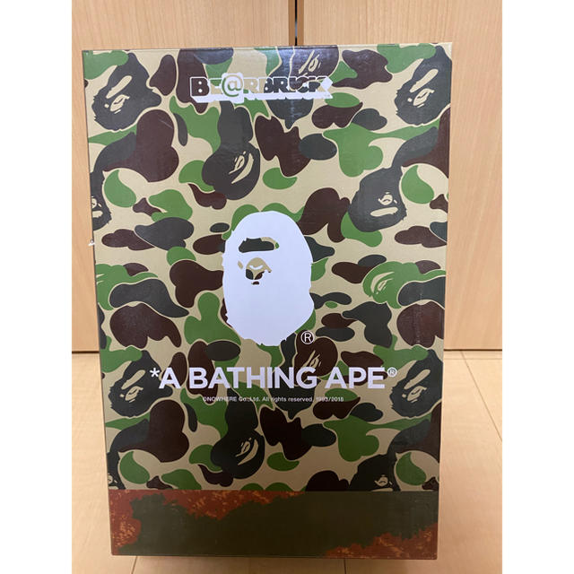 MEDICOM TOY(メディコムトイ)のBAPE x READYMADE シャーク　100%+400% ベアブリック  エンタメ/ホビーのフィギュア(その他)の商品写真