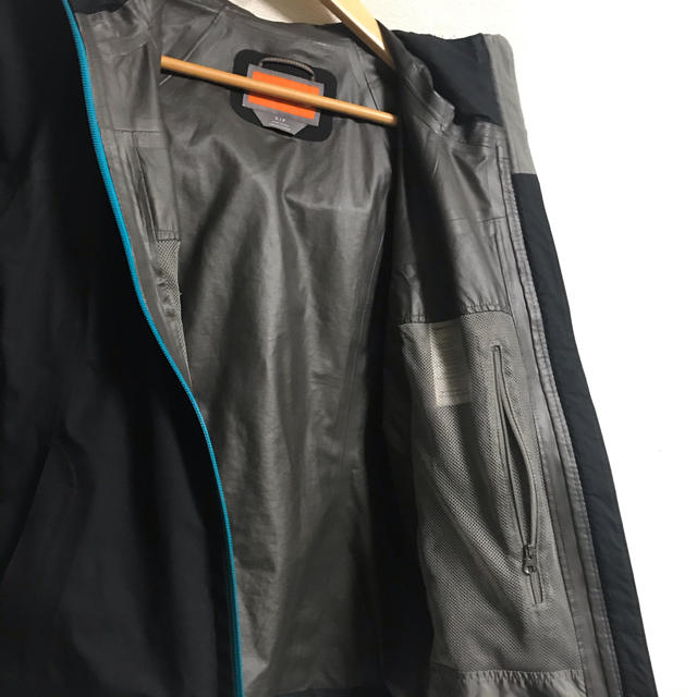 MERRELL(メレル)のMERRELL ゴアテックス　シェルパーカー レディースのジャケット/アウター(ナイロンジャケット)の商品写真