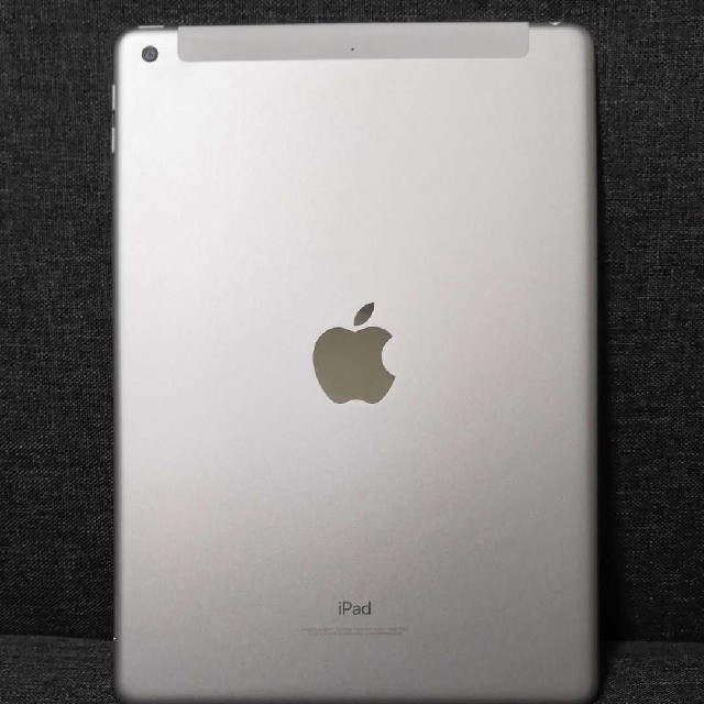 iPad 6世代 32GB wi-fi＋cellularモデル スマホ/家電/カメラのPC/タブレット(タブレット)の商品写真