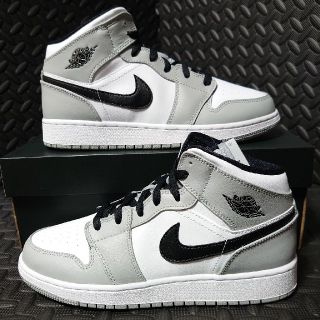 ナイキ(NIKE)のJORDAN 1 MID LIGHT SMOKE GREY GS(スニーカー)