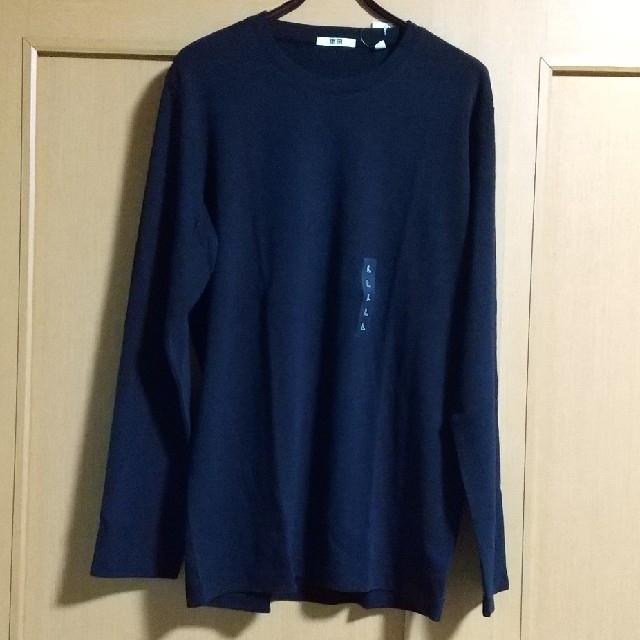 UNIQLO(ユニクロ)の【えがお様専用】ロンT ブラック ２枚 メンズのトップス(Tシャツ/カットソー(七分/長袖))の商品写真