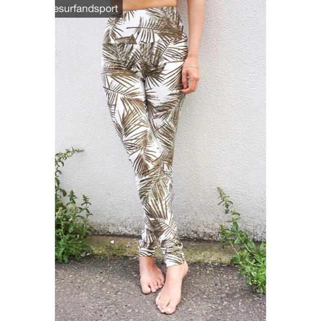新品/taaraclothing/leaf highwaist leggings 本物品質の 2800円引き ...