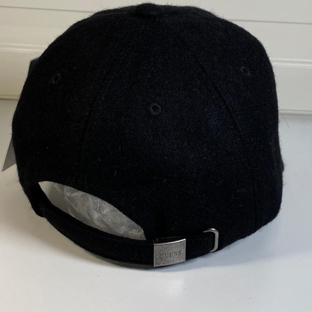 GUESS(ゲス)の新品未使用　GUESS/ゲス　ロー CAP 国内正規品　送料無料 レディースの帽子(キャップ)の商品写真