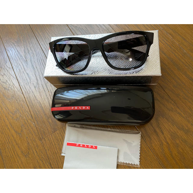 Prada プラダ Linea Rossa PS 53NS サングラス 美品 - サングラス/メガネ Prada プラダ Linea Rossa PS 53NS サングラス 美品 - サングラス/メガネ