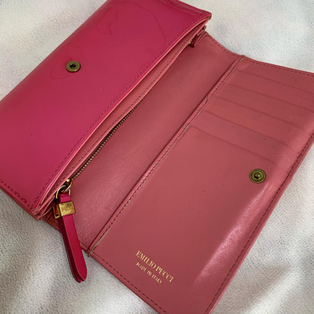EMILIO PUCCI(エミリオプッチ)のエミリオプッチ Pucci 長財布 リボン ピンク エナメル レディースのファッション小物(財布)の商品写真