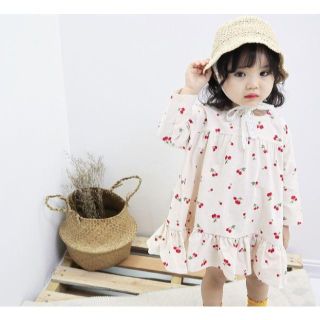 ●新品●サクランボワンピース（生成り）●ｶﾜ(・∀・)ｲｲ!!●海外子供服(ワンピース)