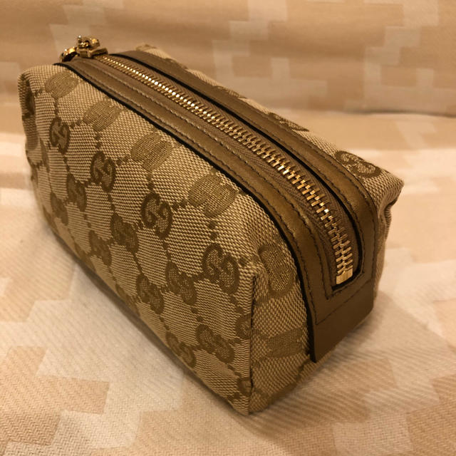 Gucci(グッチ)の新品未使用☆GUCCI グッチ ポーチ☺︎！！ レディースのファッション小物(ポーチ)の商品写真