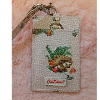 キャスキッドソン(Cath Kidston)のキャスキッドソン　パスケース　IDホルダー　ハリネズミ(パスケース/IDカードホルダー)