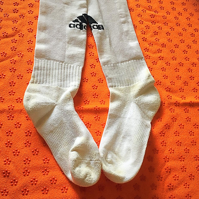 adidas(アディダス)のadidas サッカーソックス　24-26㌢　★USED★ スポーツ/アウトドアのサッカー/フットサル(その他)の商品写真