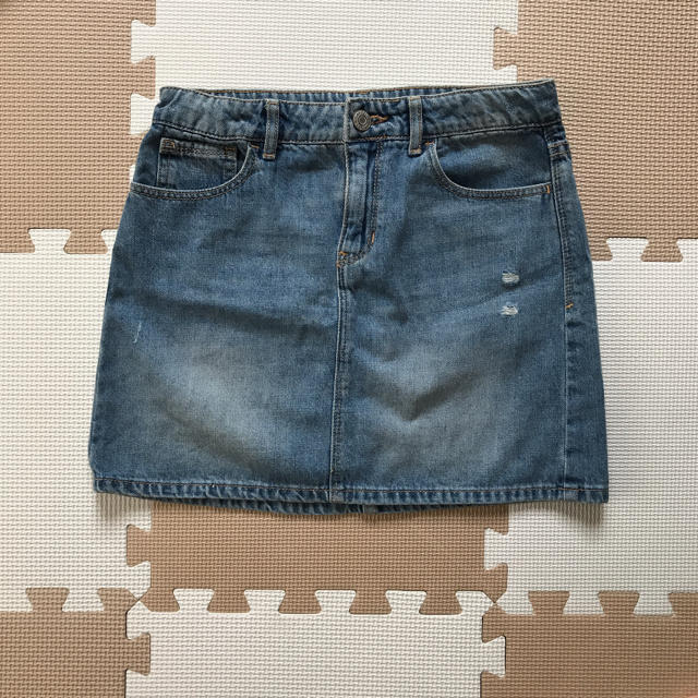 GAP Kids(ギャップキッズ)のGAPKIDS ギャップキッズデニムスカート150㎝ キッズ/ベビー/マタニティのキッズ服女の子用(90cm~)(スカート)の商品写真