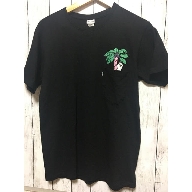 リップンディップ Tシャツ RIPNDIP RIPN DIP 中指立てた猫 メンズのトップス(Tシャツ/カットソー(半袖/袖なし))の商品写真