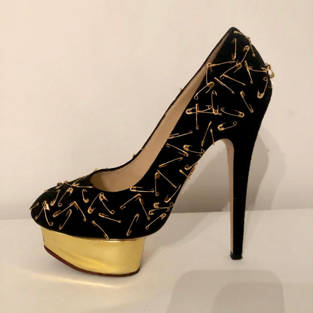 Charlotte Olympia × Tom Binns 分け合い パンプス 37 Charlotte Olympia × Tom Binns 分け合い パンプス 37