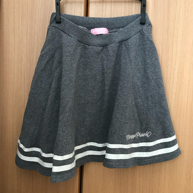 mezzo piano(メゾピアノ)のmezzo piano メゾピアノ スカート M 150 キッズ/ベビー/マタニティのキッズ服女の子用(90cm~)(スカート)の商品写真