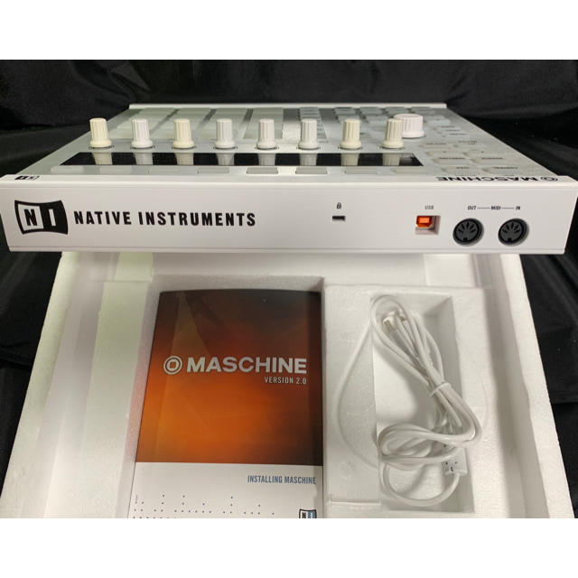 Native Instruments Maschine MK2ホワイト 楽器のDJ機器(DJコントローラー)の商品写真