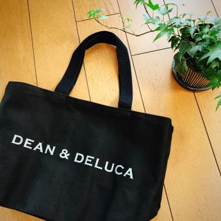 ディーンアンドデルーカ(DEAN & DELUCA)の【夏休み値下】未使用品♪ DEAN&DELUCAトート S ラメロゴ 黒(トートバッグ)