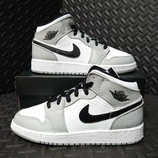 ナイキ(NIKE)のJORDAN 1 MID LIGHT SMOKE GREY GS(スニーカー)