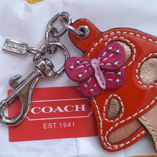 COACH - COACH キノコ 蝶々 バッグチャーム 新品未使用の通販 by COACH - COACH キノコ 蝶々 バッグチャーム 新品未使用の通販 by