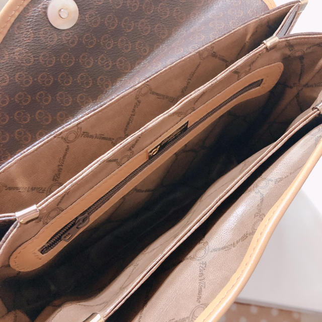 Flavi vismano ショルダーバッグ レディースのバッグ(ショルダーバッグ)の商品写真