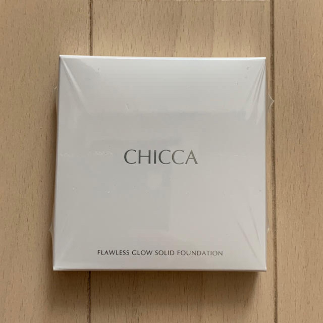 <CHICCA>ソリッドファンデーション　リフィル コスメ/美容のベースメイク/化粧品(ファンデーション)の商品写真